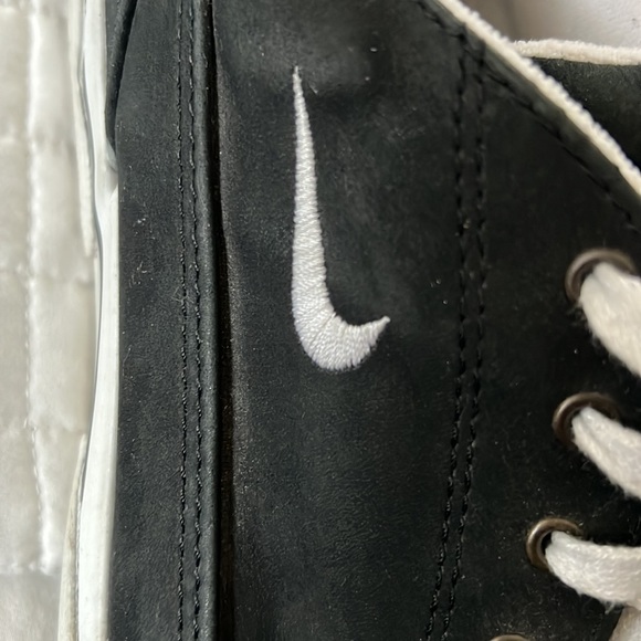 Nikes - Picture 2 of 5